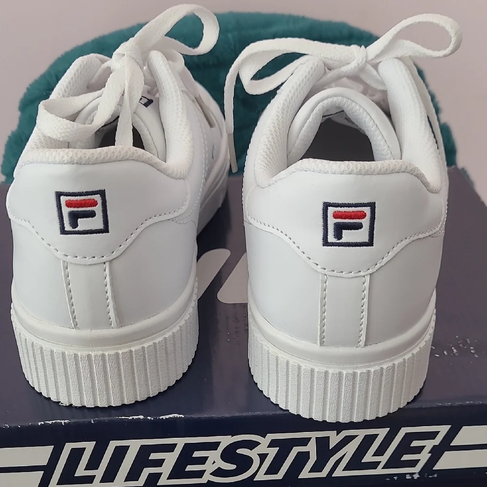 Fila Classic White Sneakers - Picture 4 of 6